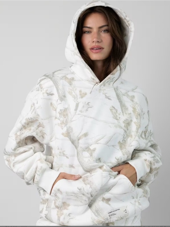 Comfrt Tops - Comfrt camo hoodie in white Oak